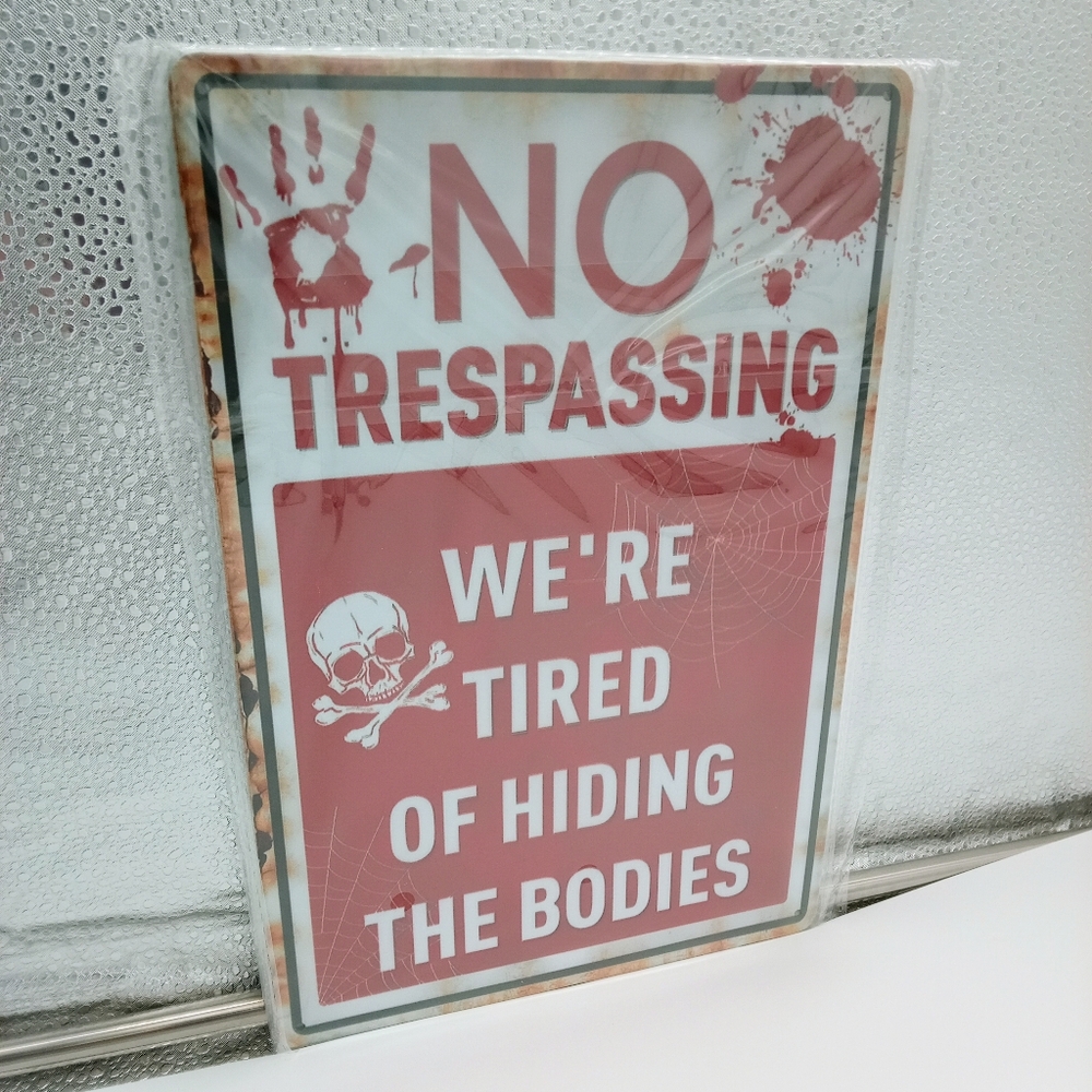New 2 Pack No Trespassing Signs Halloween